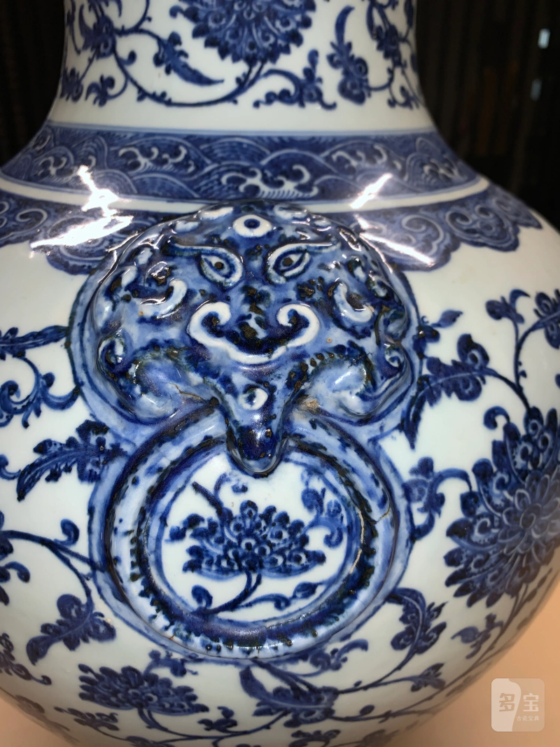 清乾隆 青花缠枝莲纹双铺首大尊 - 图5